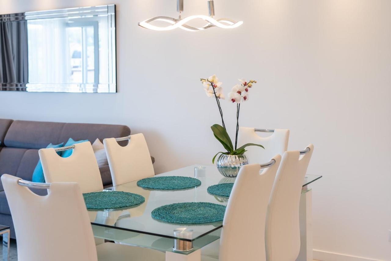 Stylish Vacation Apartment With Parking In Miedzyzdroje By Noclegi Renters Exterior photo